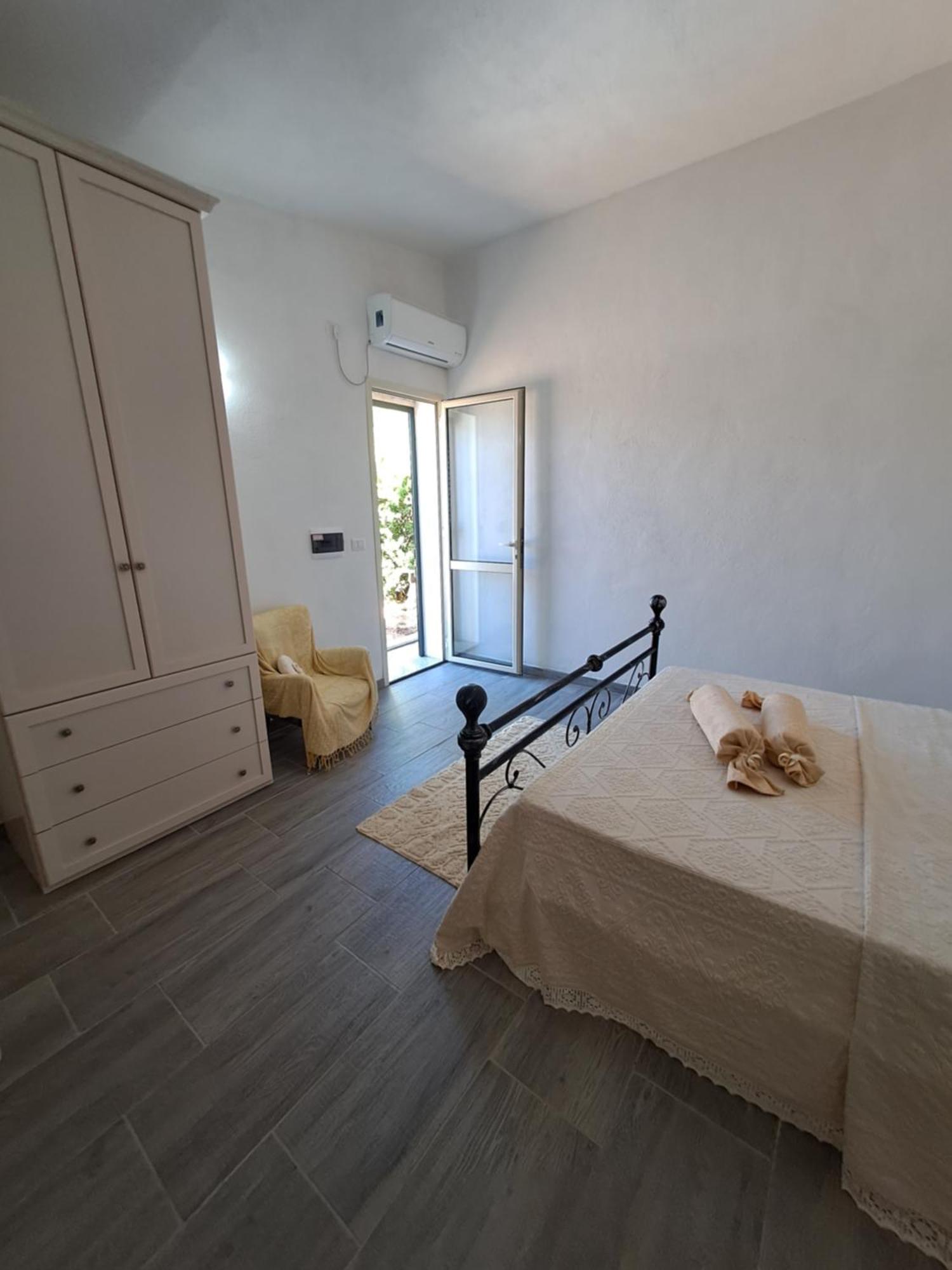 B&B Li Salcuneddi Aglientu Bagian luar foto